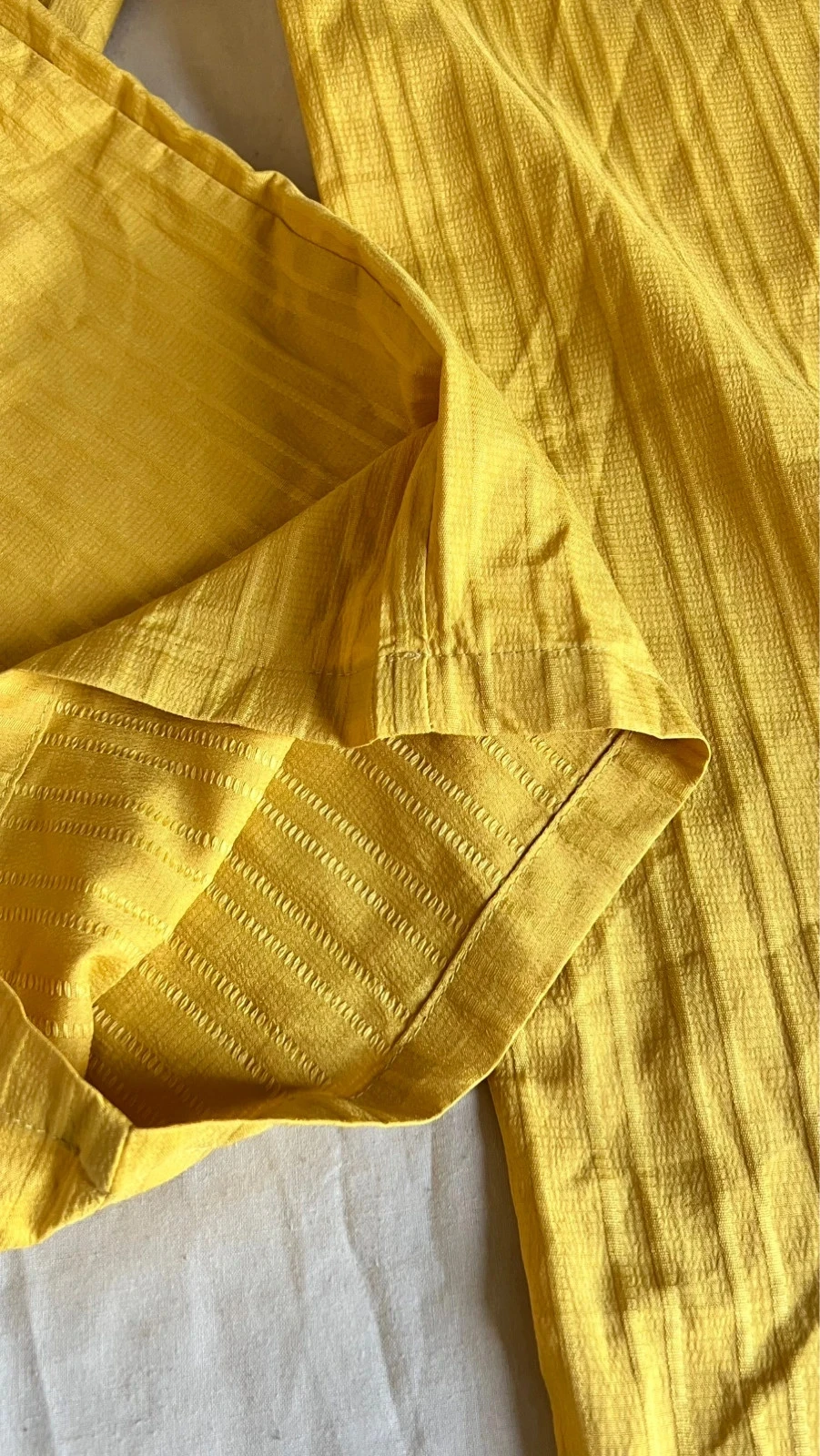 Macacão amplo amarelo mostarda brilhante. – photo 4